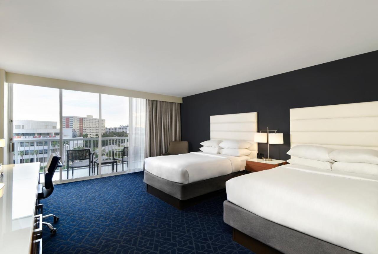 Hotel Tampa Riverwalk Buitenkant foto