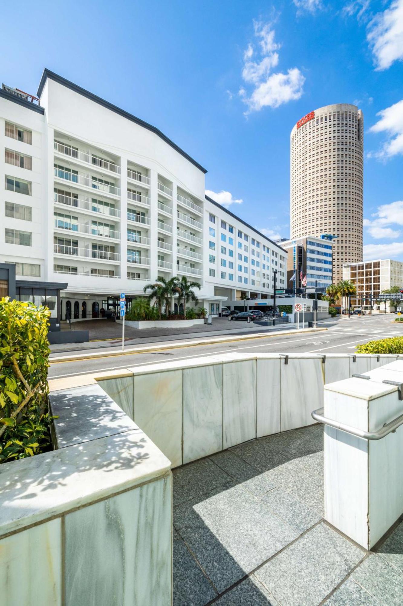 Hotel Tampa Riverwalk Buitenkant foto